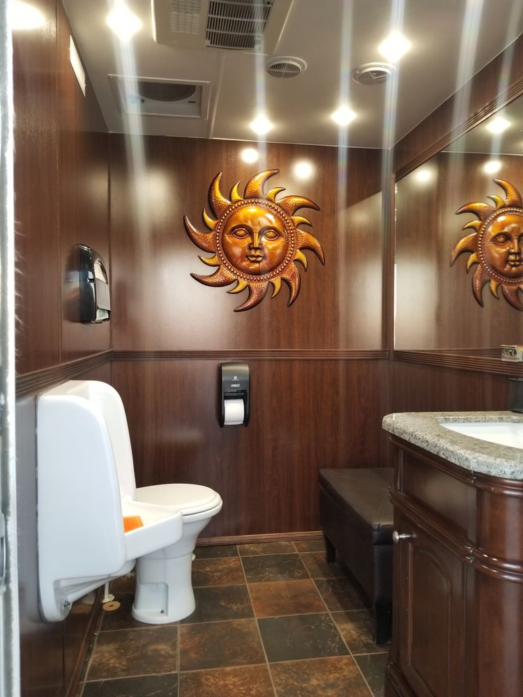 Luxury Restroom Trailers
